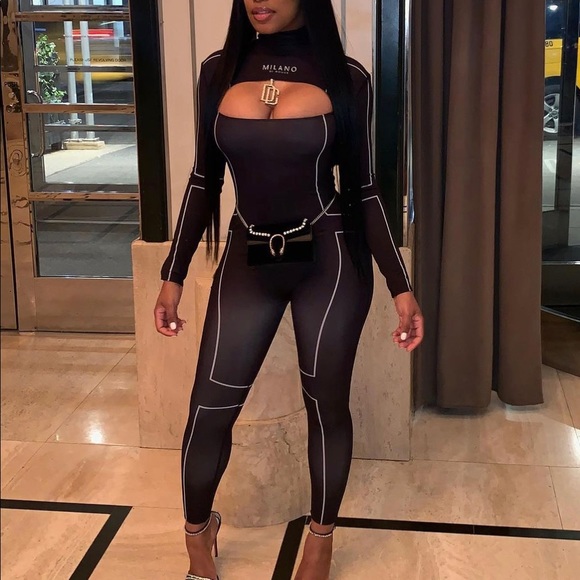 Milano Di Rouge Suit - Picture 5 of 6